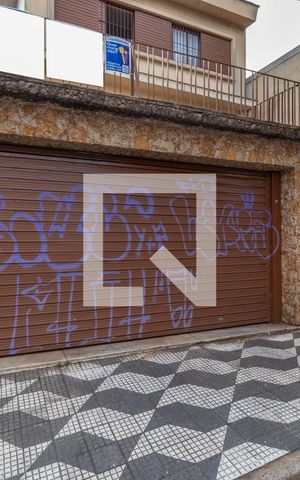 Casa à venda com 380m², 4 quartos e 2 vagasFachada
