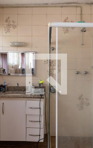 Casa à venda com 380m², 4 quartos e 2 vagasBanheiro da Suíte 2