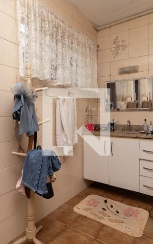 Casa à venda com 380m², 4 quartos e 2 vagasBanheiro da Suíte 2