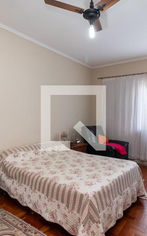Casa à venda com 380m², 4 quartos e 2 vagasSuíte 1