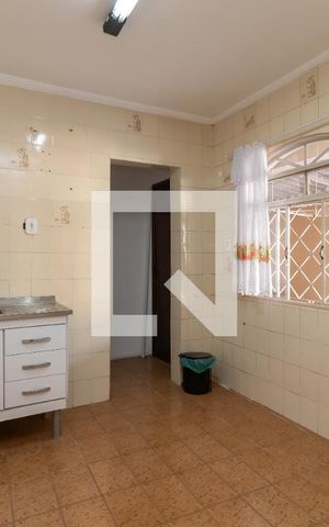 Casa à venda com 380m², 4 quartos e 2 vagasEdícula - Cozinha