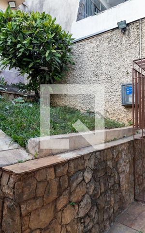 Casa à venda com 380m², 4 quartos e 2 vagasEntrada