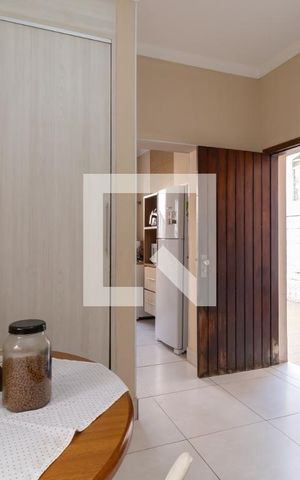 Casa à venda com 380m², 4 quartos e 2 vagasDespensa