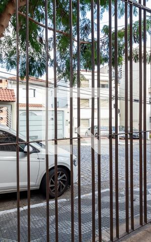 Casa à venda com 380m², 4 quartos e 2 vagasEntrada