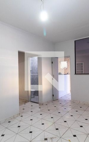 Casa à venda com 180m², 4 quartos e 2 vagas Casa à venda com 180m², 4 quartos e 2 vagasSala