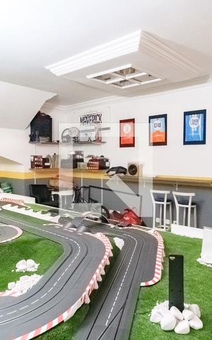 Casa à venda com 226m², 3 quartos e 3 vagasSala Oficina
