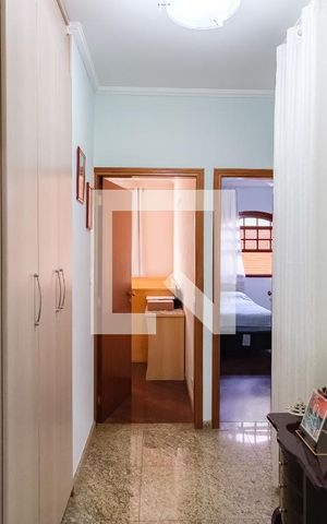 Casa à venda com 226m², 3 quartos e 3 vagasCorredor