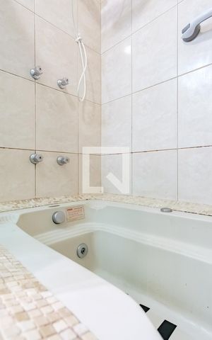 Casa à venda com 226m², 3 quartos e 3 vagasBanheiro da Suíte