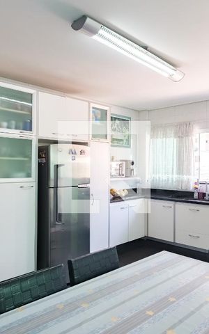 Casa à venda com 226m², 3 quartos e 3 vagasCozinha