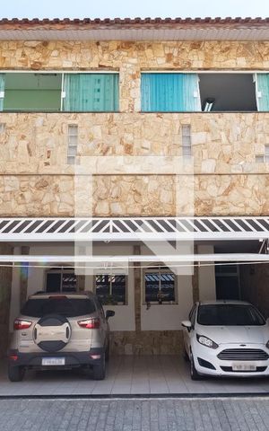Casa à venda com 226m², 3 quartos e 3 vagasFachada
