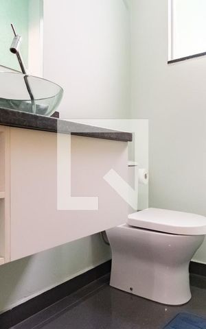Casa à venda com 226m², 3 quartos e 3 vagasLavabo