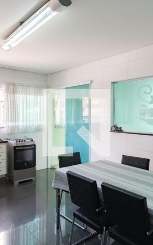 Casa à venda com 226m², 3 quartos e 3 vagasCozinha