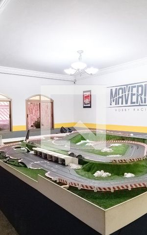 Casa à venda com 226m², 3 quartos e 3 vagasSala Oficina