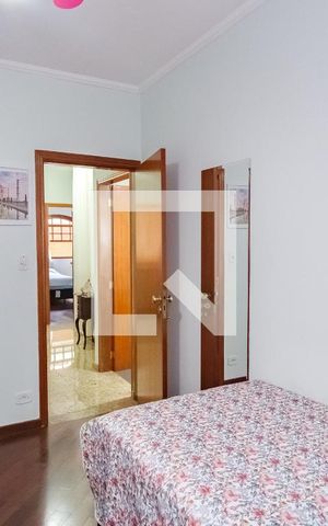 Casa à venda com 226m², 3 quartos e 3 vagasSuíte