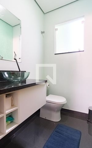 Casa à venda com 226m², 3 quartos e 3 vagasLavabo