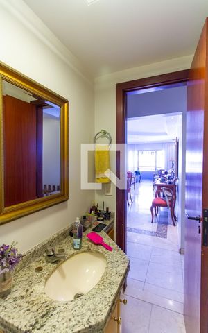 Apartamento à venda com 147m², 3 quartos e 2 vagas Apartamento à venda com 147m², 3 quartos e 2 vagasLavabo
