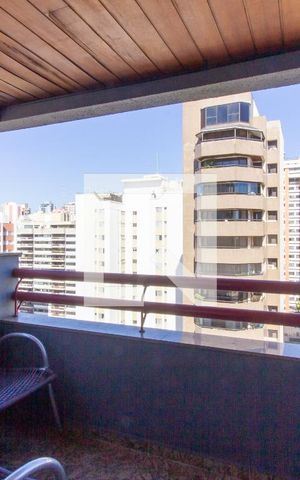 Apartamento à venda com 147m², 3 quartos e 2 vagas Apartamento à venda com 147m², 3 quartos e 2 vagasVaranda