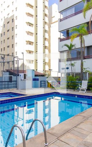 Apartamento à venda com 147m², 3 quartos e 2 vagas Apartamento à venda com 147m², 3 quartos e 2 vagasÁrea comum - Piscina