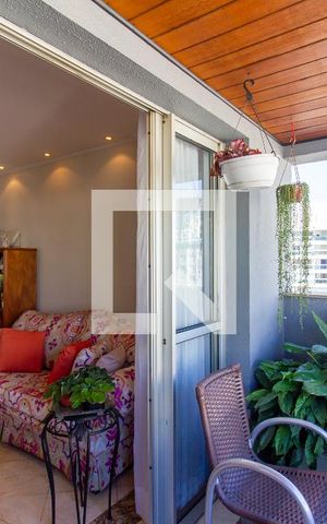 Apartamento à venda com 147m², 3 quartos e 2 vagas Apartamento à venda com 147m², 3 quartos e 2 vagasVaranda