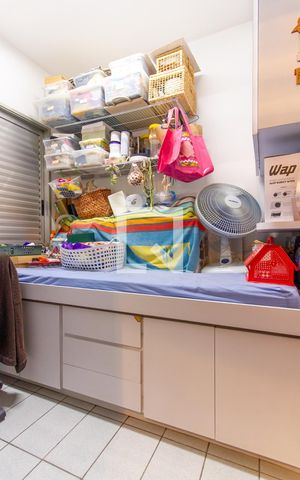 Apartamento à venda com 147m², 3 quartos e 2 vagas Apartamento à venda com 147m², 3 quartos e 2 vagasQuarto de Serviço
