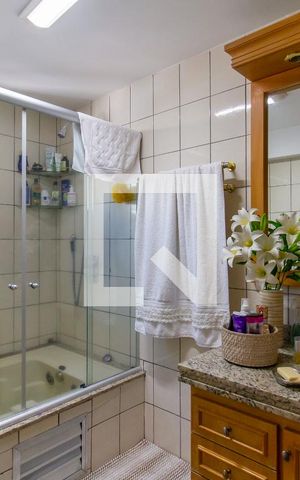 Apartamento à venda com 147m², 3 quartos e 2 vagas Apartamento à venda com 147m², 3 quartos e 2 vagasBanheiro da Suíte 1