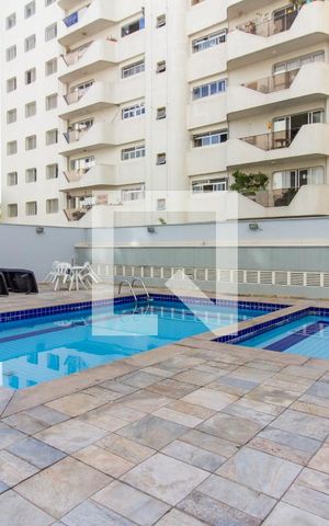Apartamento à venda com 147m², 3 quartos e 2 vagas Apartamento à venda com 147m², 3 quartos e 2 vagasÁrea comum - Piscina