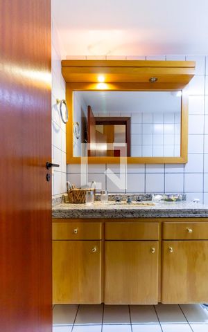 Apartamento à venda com 147m², 3 quartos e 2 vagas Apartamento à venda com 147m², 3 quartos e 2 vagasBanheiro da Suíte 2
