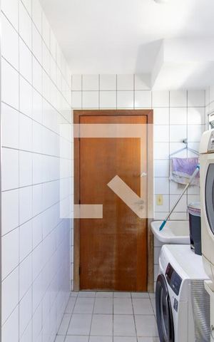 Apartamento à venda com 147m², 3 quartos e 2 vagas Apartamento à venda com 147m², 3 quartos e 2 vagasÁrea de Serviço