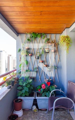 Apartamento à venda com 147m², 3 quartos e 2 vagas Apartamento à venda com 147m², 3 quartos e 2 vagasVaranda