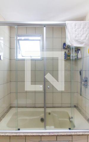 Apartamento à venda com 147m², 3 quartos e 2 vagas Apartamento à venda com 147m², 3 quartos e 2 vagasBanheiro da Suíte 1