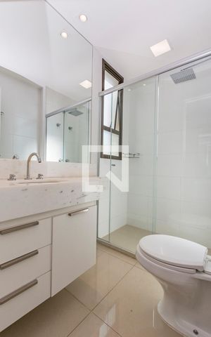 Apartamento para alugar com 55m², 1 quarto e 2 vagas Apartamento para alugar com 55m², 1 quarto e 2 vagasBanheiro da Suíte