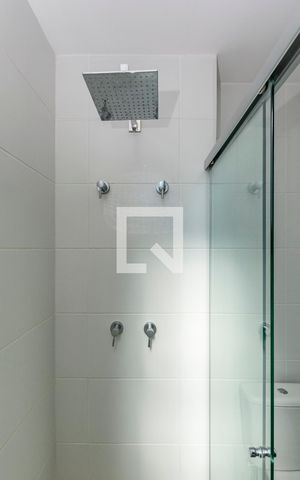 Apartamento para alugar com 55m², 1 quarto e 2 vagas Apartamento para alugar com 55m², 1 quarto e 2 vagasBanheiro da Suíte