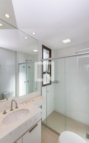 Apartamento para alugar com 55m², 1 quarto e 2 vagas Apartamento para alugar com 55m², 1 quarto e 2 vagasBanheiro da Suíte