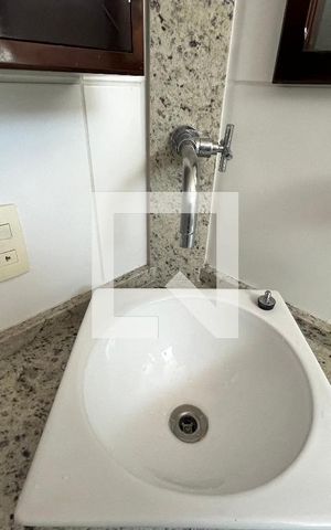 Apartamento à venda com 63m², 2 quartos e 1 vaga Apartamento à venda com 63m², 2 quartos e 1 vagaBanheiro