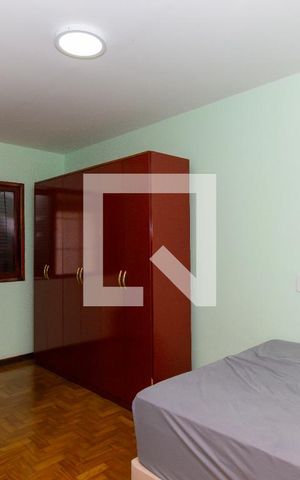 Casa à venda com 400m², 5 quartos e 2 vagas Casa à venda com 400m², 5 quartos e 2 vagasQuarto 3