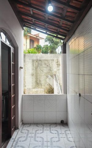 Casa à venda com 350m², 3 quartos e 6 vagas Casa à venda com 350m², 3 quartos e 6 vagasÁrea de Serviço