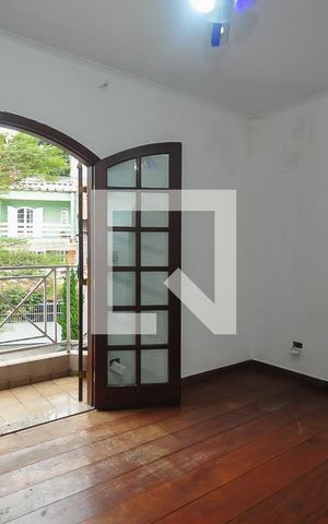 Casa à venda com 350m², 3 quartos e 6 vagas Casa à venda com 350m², 3 quartos e 6 vagasSuíte 1