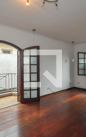 Casa à venda com 350m², 3 quartos e 6 vagas Casa à venda com 350m², 3 quartos e 6 vagasSuíte 2