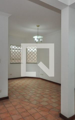 Casa à venda com 350m², 3 quartos e 6 vagas Casa à venda com 350m², 3 quartos e 6 vagasSala de Jantar