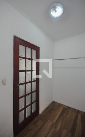 Casa à venda com 350m², 3 quartos e 6 vagas Casa à venda com 350m², 3 quartos e 6 vagasCloset da Suíte 2