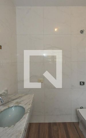Casa à venda com 350m², 3 quartos e 6 vagas Casa à venda com 350m², 3 quartos e 6 vagasBanheiro Suíte 2
