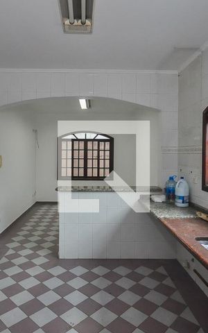 Casa à venda com 350m², 3 quartos e 6 vagas Casa à venda com 350m², 3 quartos e 6 vagasCozinha