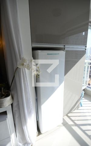 Apartamento à venda com 48m², 2 quartos e 1 vagaVaranda/Serviço