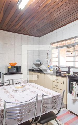 Casa à venda com 280m², 5 quartos e 3 vagas Casa à venda com 280m², 5 quartos e 3 vagasCozinha