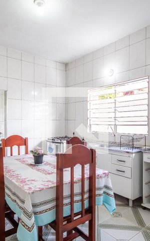 Casa à venda com 275m², 2 quartos e 1 vaga Casa à venda com 275m², 2 quartos e 1 vagaCozinha