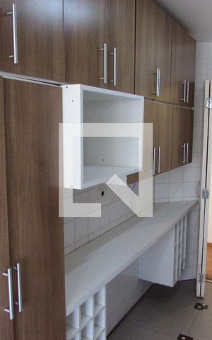 Apartamento à venda com 75m², 2 quartos e 2 vagasCozinha - Armários