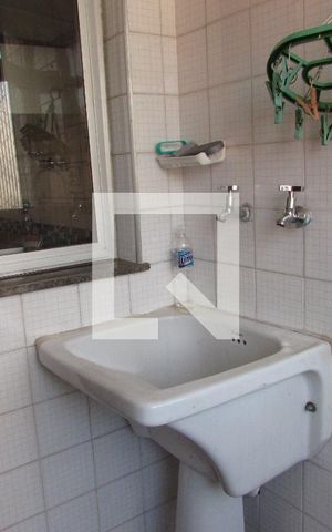 Apartamento à venda com 75m², 2 quartos e 2 vagasÁrea de Serviço