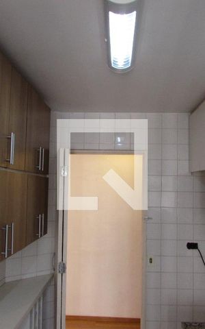 Apartamento à venda com 75m², 2 quartos e 2 vagasCozinha - Armários