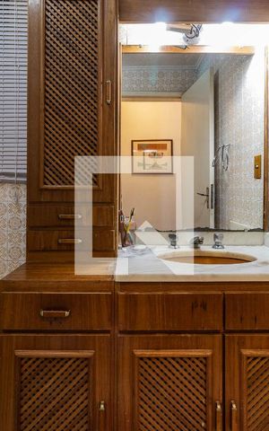 Apartamento à venda com 130m², 3 quartos e 1 vaga Apartamento à venda com 130m², 3 quartos e 1 vagaBanheiro Social