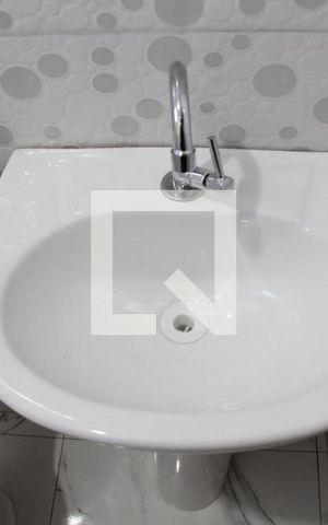 Casa para alugar com 80m², 2 quartos e sem vagaBanheiro social 